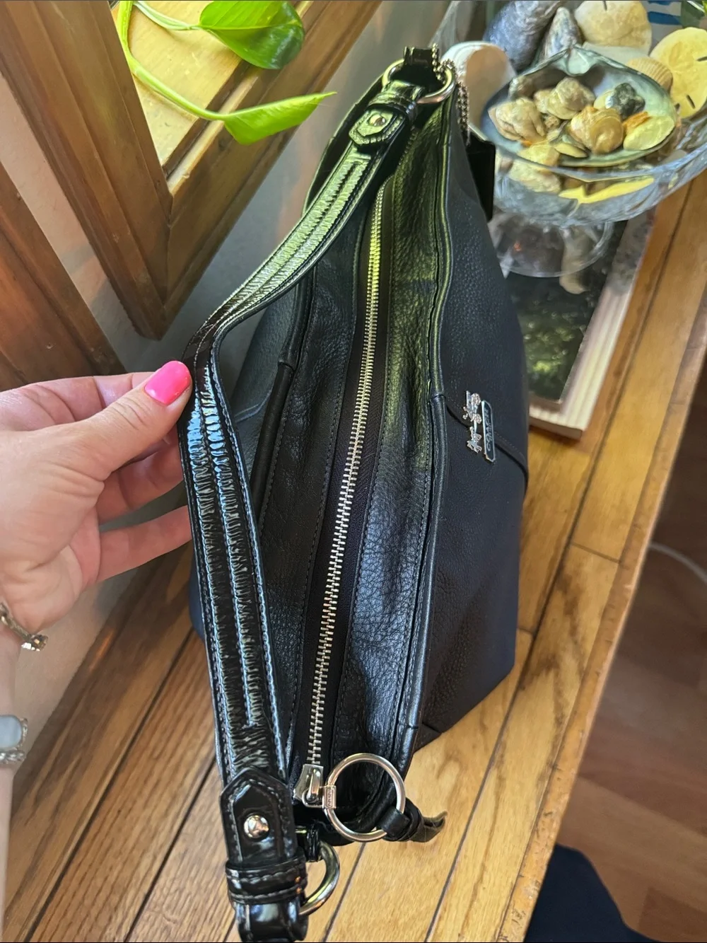 EUC Black Coach Chelsea Katarina Pebbled Leather Hobo Bag 18901 pink interior